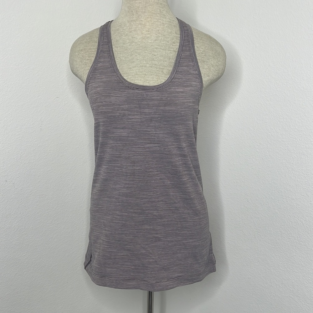 🔹 Lululemon Racerback Tank Top